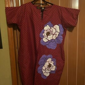 𝅺African print dress. Lilac & cream flowery. Back zipper pockets size XL